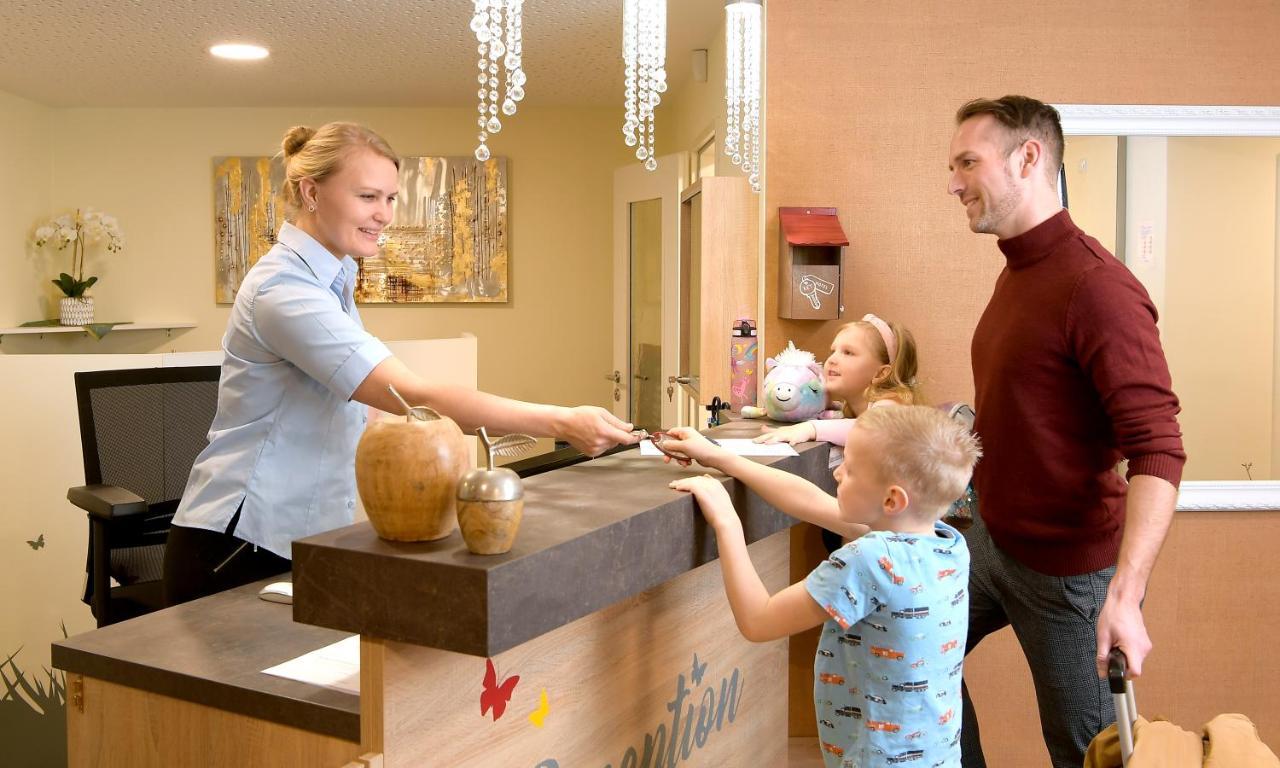 Familienhotel "Rhoen Feeling" Bernshausen Zewnętrze zdjęcie