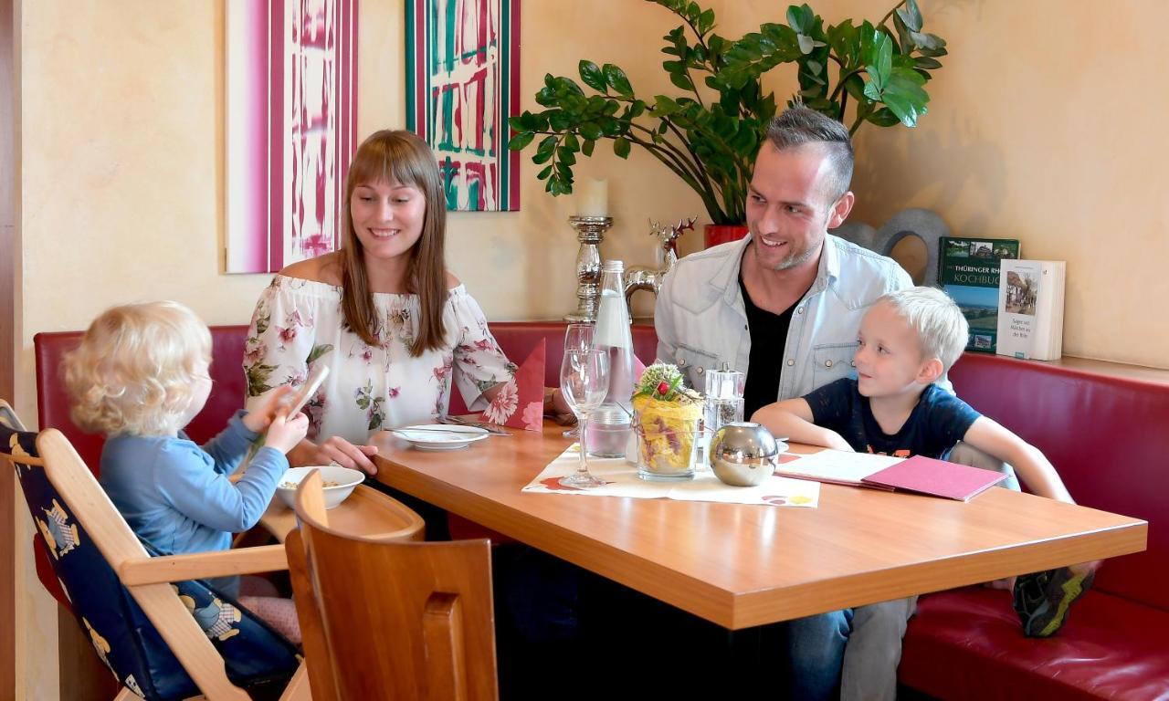 Familienhotel "Rhoen Feeling" Bernshausen Zewnętrze zdjęcie